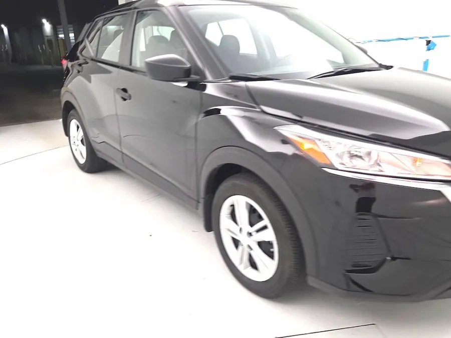 2025 Nissan Kicks Play - actual listing photo